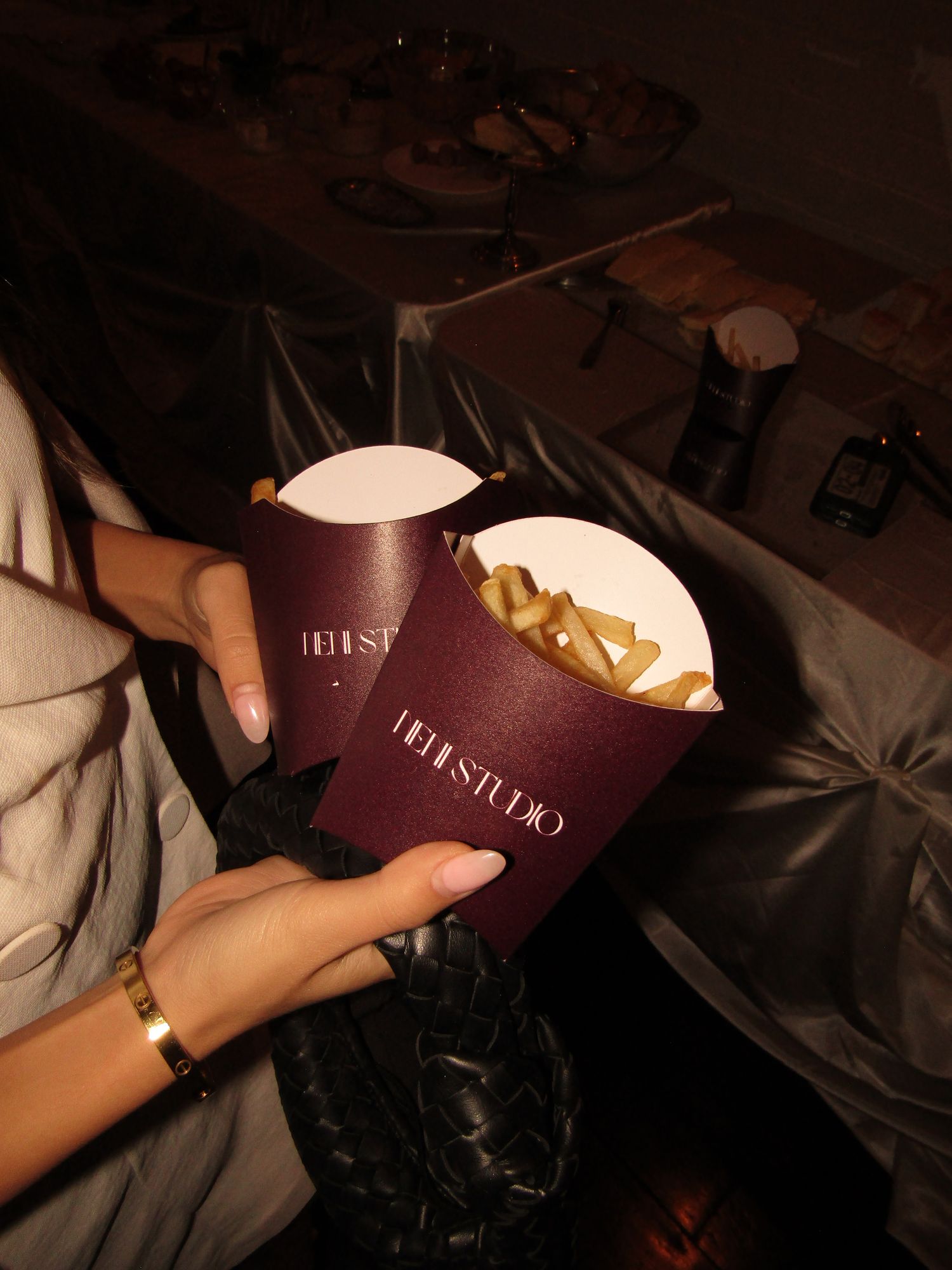 Launch night, served in burgundy / Neni Studios
